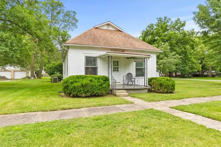 340 W 3rd Street, Wellsville, KS 66092 - #2
