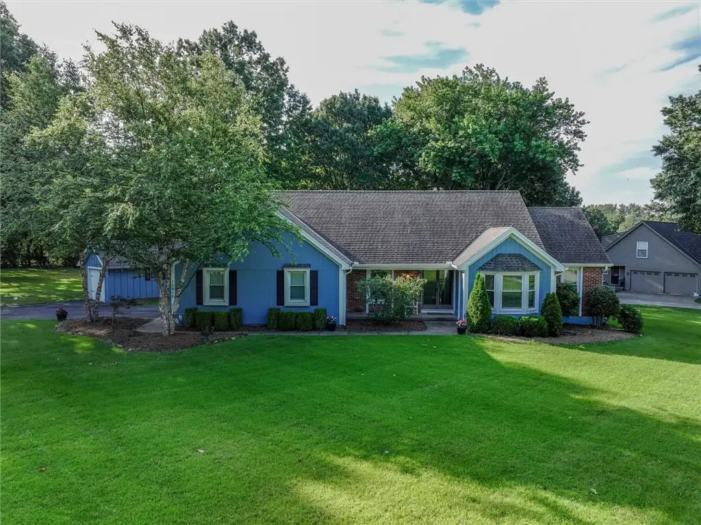 15915 Riggs Road, Stilwell, KS 66085 - #1