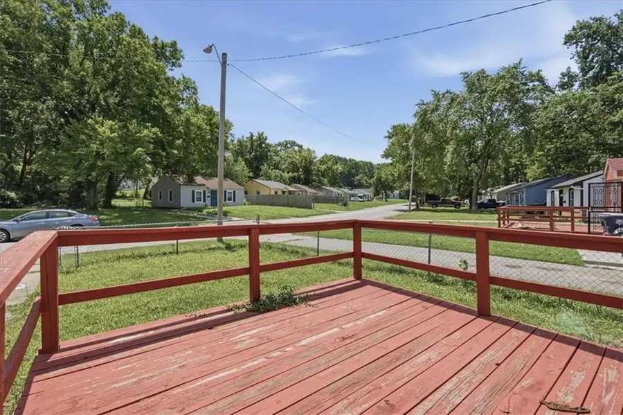 5428 College Avenue, Kansas City, MO 64130 - #2