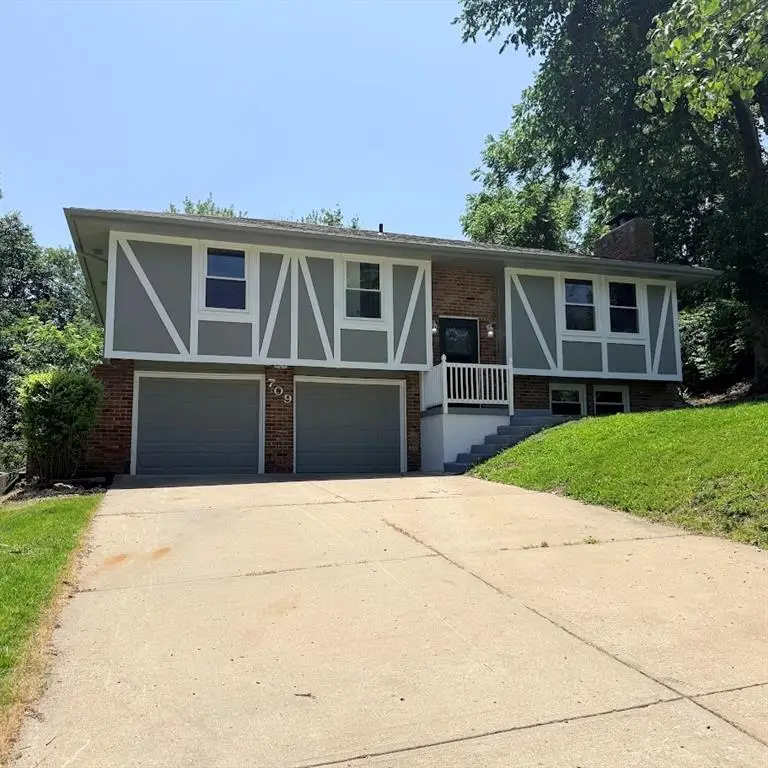 709 Elm Street, Liberty, MO 64068 - #3