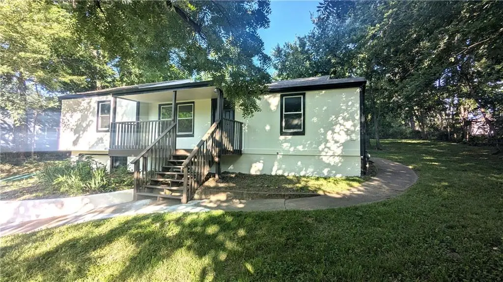 405 S Bellemere Road, Blue Springs, MO 64015 - #1