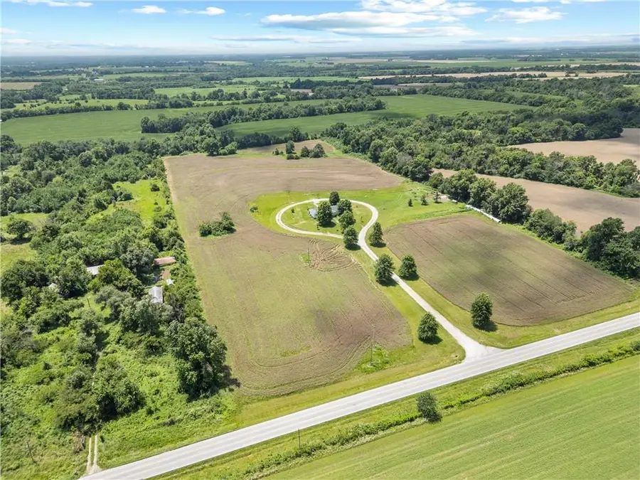 26060 E B Highway, Sheldon, MO 64784 - #3