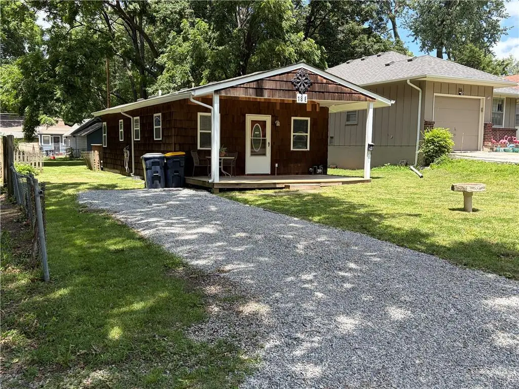 18 E 81st Street, Kansas City, MO 64114 - #1