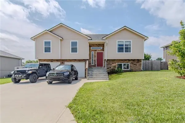 1601 W 6th Street Terrace, Knob Noster, MO 65336
