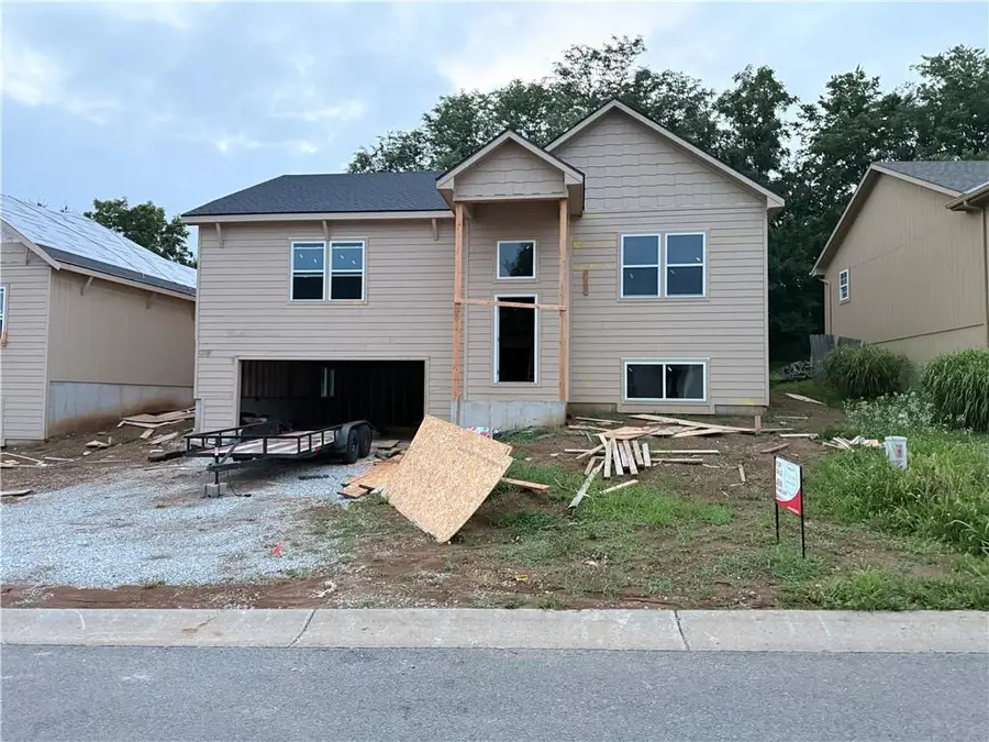 2032 W Springs Way, Excelsior Springs, MO 64024 - #2