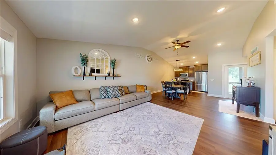 3209 Sheffield Lane, Saint Joseph, MO 64506 - #3