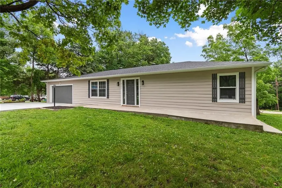 6201 N Topping Avenue, Kansas City, MO 64119 - #3