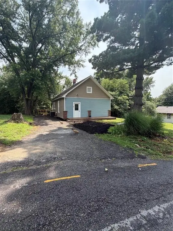 1404 Cudmore Avenue, Saint Joseph, MO 64503 - #3