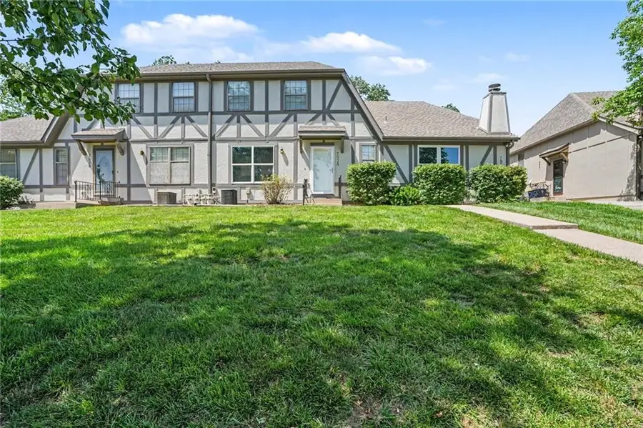 7028 N Fisk Court, Kansas City, MO 64151 - #2