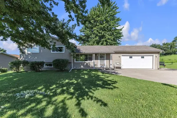 5702 S 18th Street, St Joseph, MO 64504