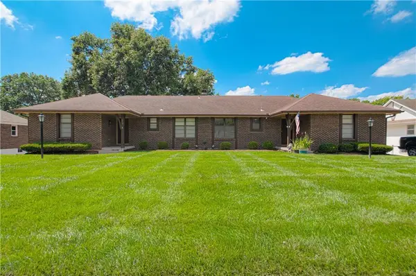 607-609 E 117 Street, Kansas City, MO 64131