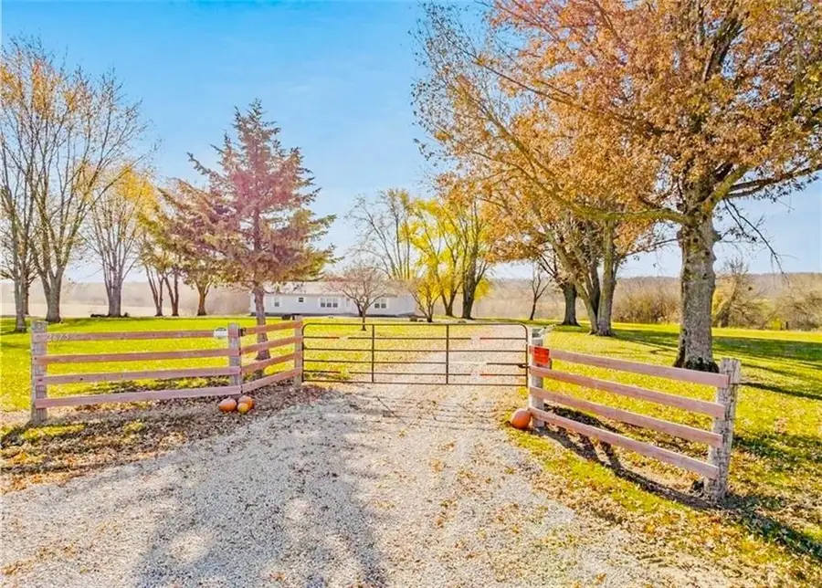 2675 W 215th Street, Bucyrus, KS 66013 - #3
