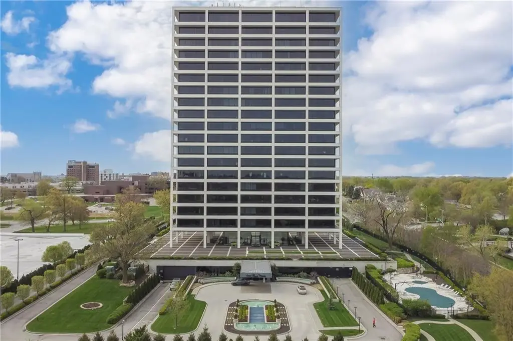 700 W 31st Street #702, Kansas City, MO 64108 - #1