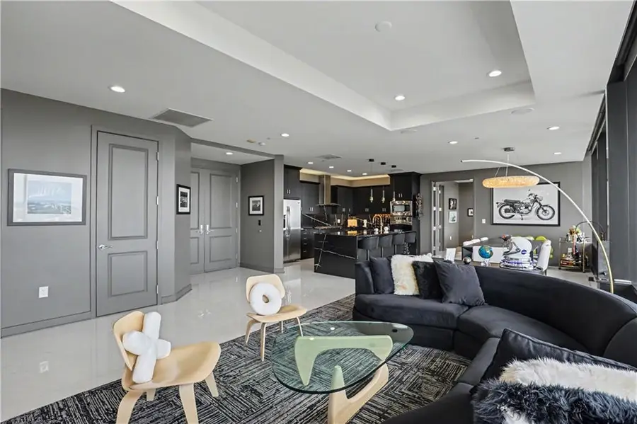 700 W 31st Street #702, Kansas City, MO 64108 - #3