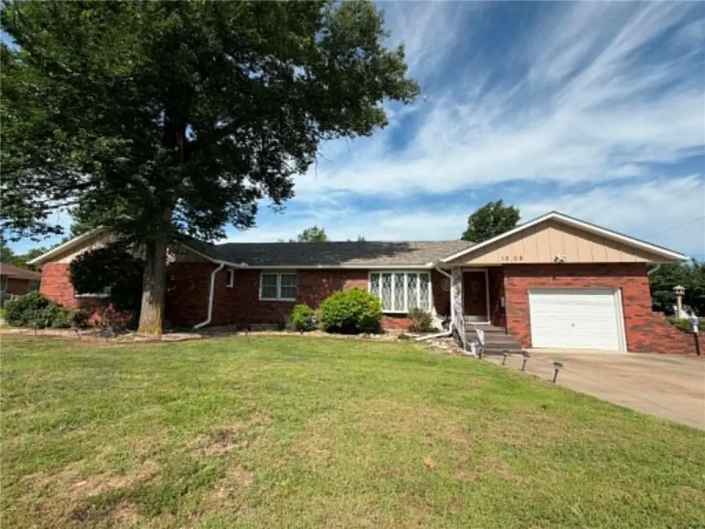 1508 S Margrave Street, Fort Scott, KS 66701 - #1
