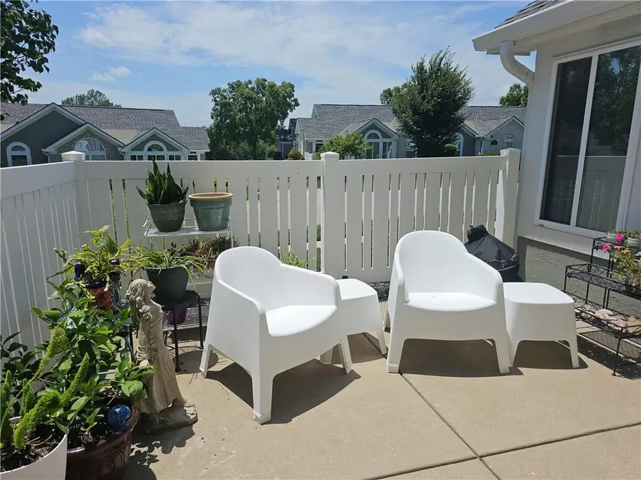 7137 Meadow View Street, Shawnee, KS 66227 - #2
