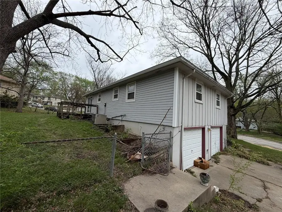 2009 Se Abbey Street, Blue Springs, MO 64014 - #2
