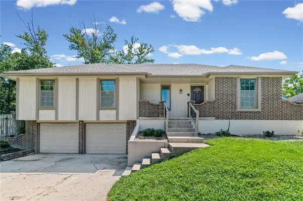 1008 SW 23rd Street, Blue Springs, MO 64015