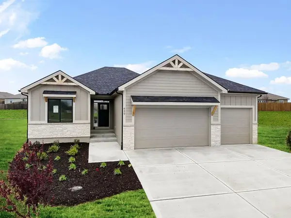 8000 SE Hoot Owl Street, Blue Springs, MO 64014