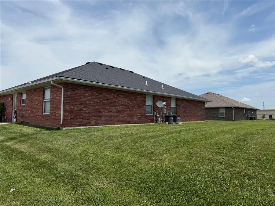 165 & 167 NW Woodbury Drive, Grain Valley, MO 64029 - #2