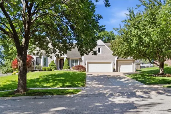 12008 Summit Street, Kansas City, MO 64145