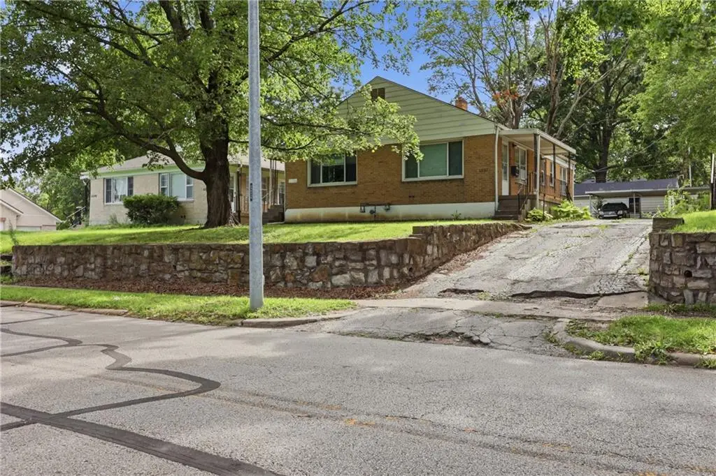 1532 S Ash Avenue, Independence, MO 64052 - #1