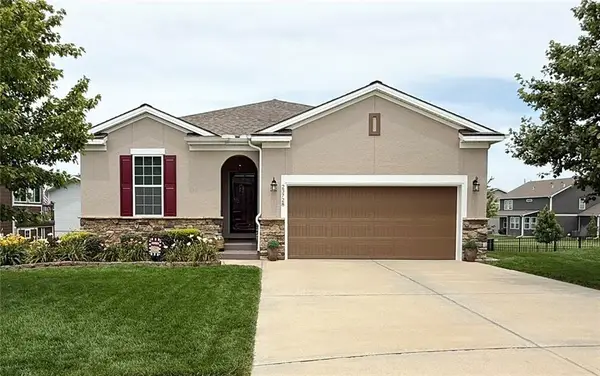 23728 W 92nd Terrace, Lenexa, KS 66227