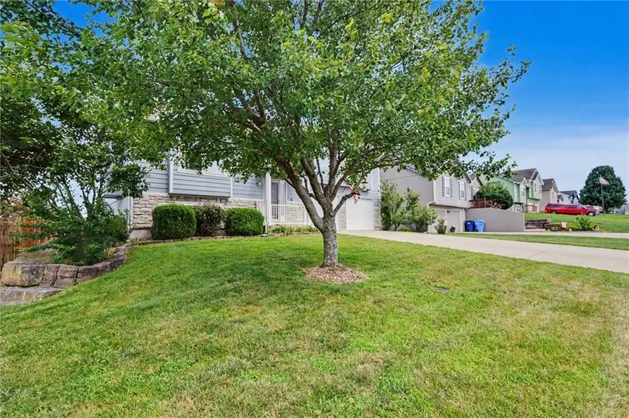 953 N Hickory Drive, Tonganoxie, KS 66086 - #3