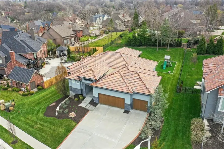 5961 N Cosby Avenue, Kansas City, MO 64151 - #3