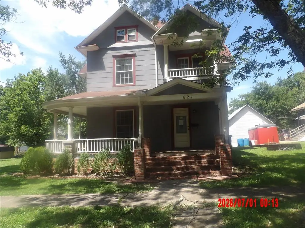 824 North Street, Iola, KS 66749 - #1