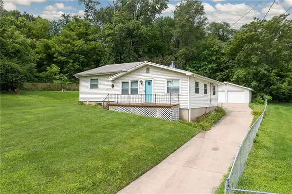 3816 E Ayrlawn Drive, St Joseph, MO 64503