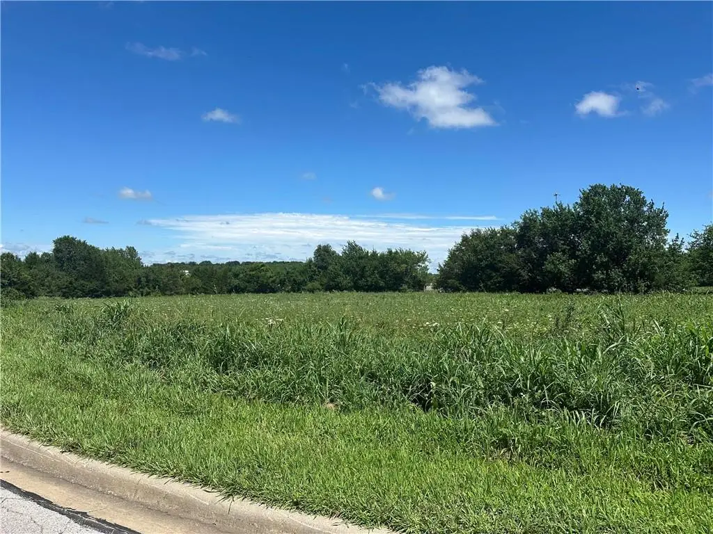 Hedge Lane, Paola, KS 66071 - #1