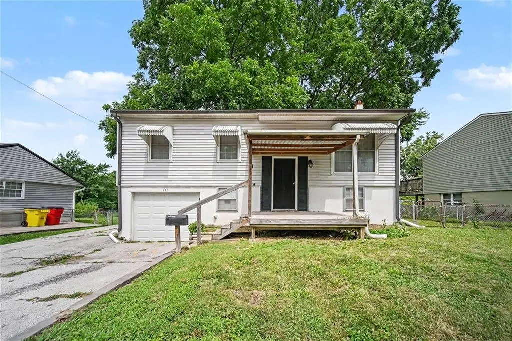 820 N Choctaw Avenue, Independence, MO 64056 - #1