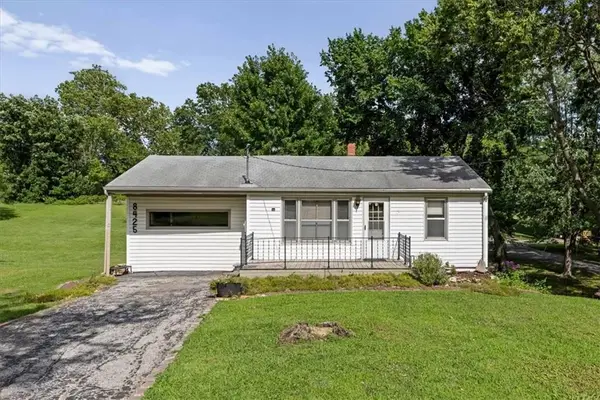 8425 Sterling Avenue, Raytown, MO 64138