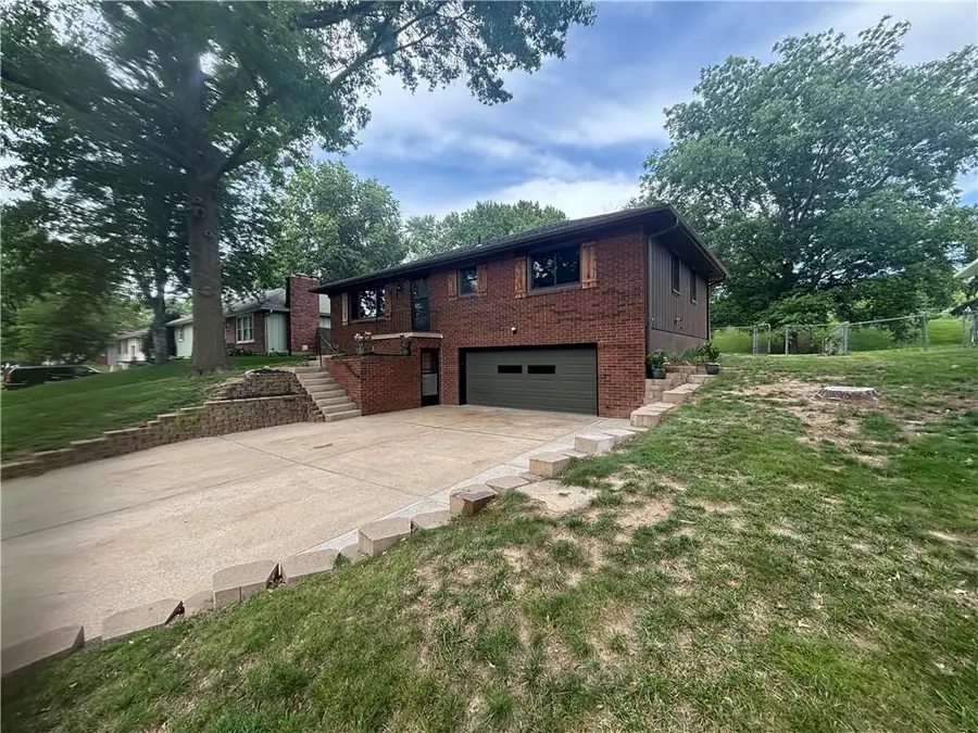 3209 N 36 Terrace, Saint Joseph, MO 64506 - #3
