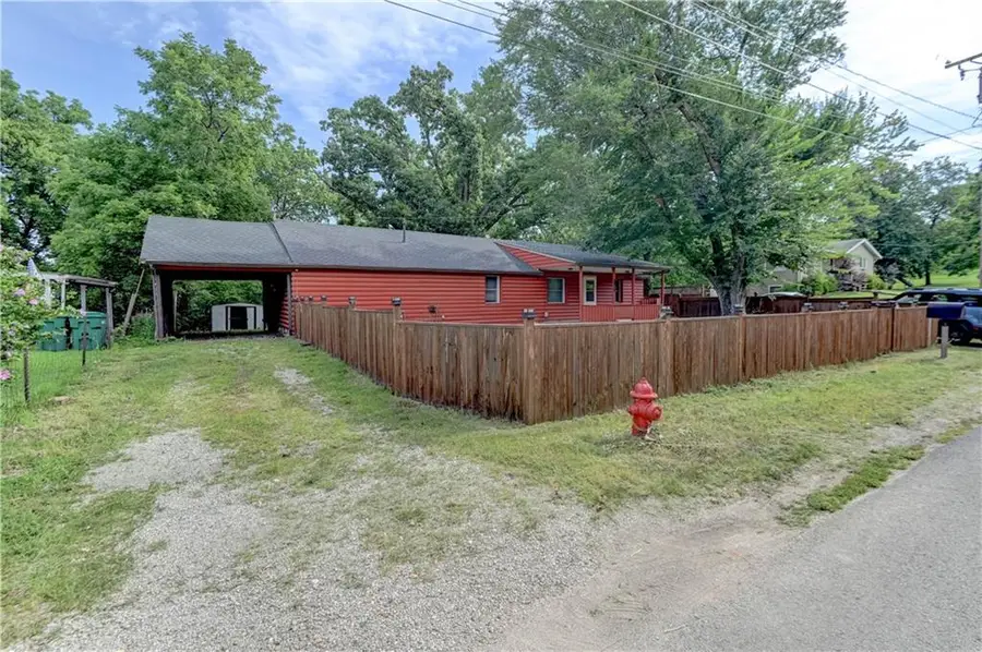 6828 Berry Road, Kansas City, KS 66106 - #2