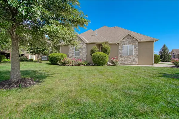 16877 S Bradley Drive, Olathe, KS 66062