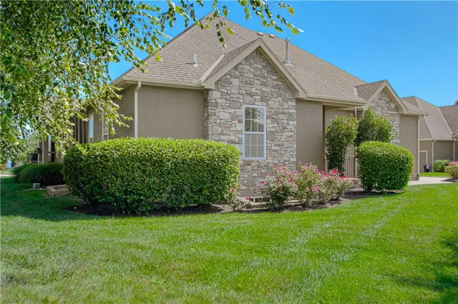 16877 S Bradley Drive, Olathe, KS 66062 - #3