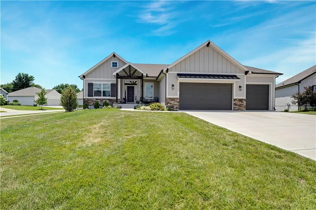 17766 S Myrna Drive, Olathe, KS 66062 - #1