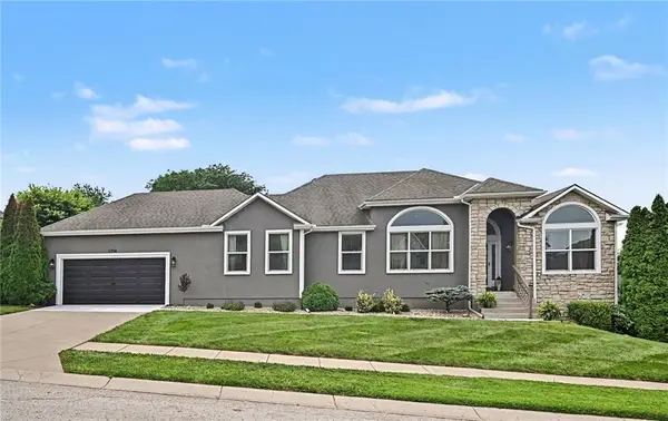 3704 NW Windburn Drive, Blue Springs, MO 64015