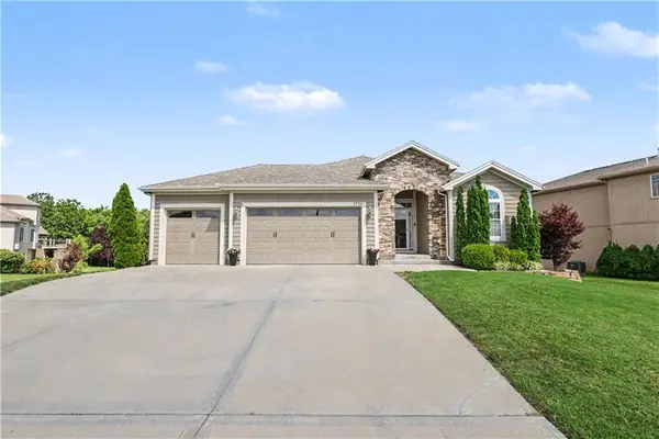 5724 N Kirkwood Avenue, Kansas City, MO 64151
