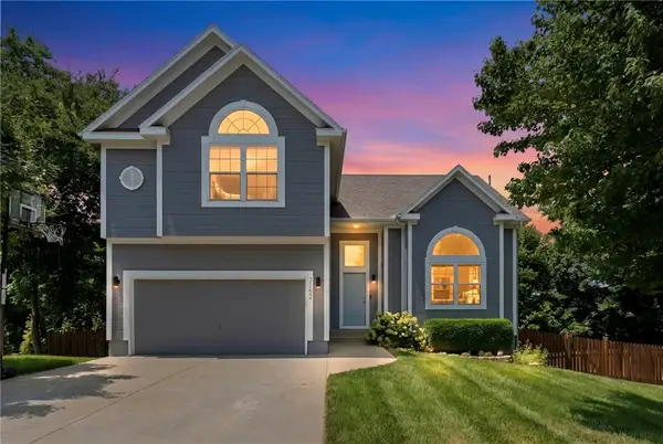7152 Woodstock Street, Shawnee, KS 66218