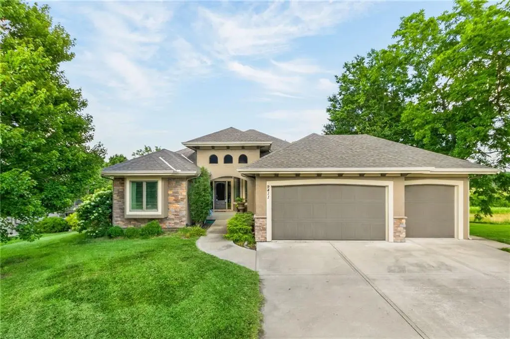 9411 N Kensington Avenue, Kansas City, MO 64156 - #1