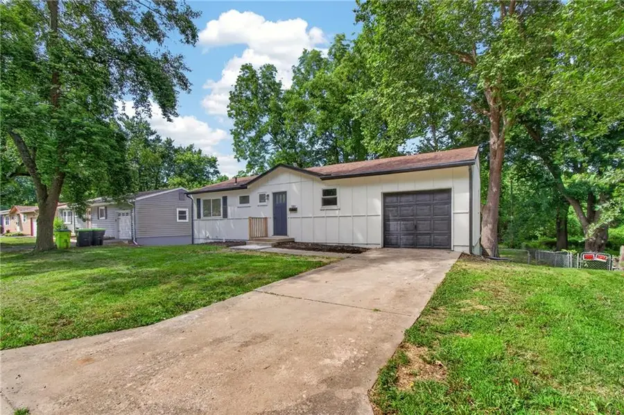 501 Park Avenue, Belton, MO 64012 - #3