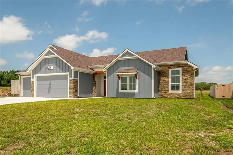 1018 Bluestem Circle, Baldwin City, KS 66006 - #2