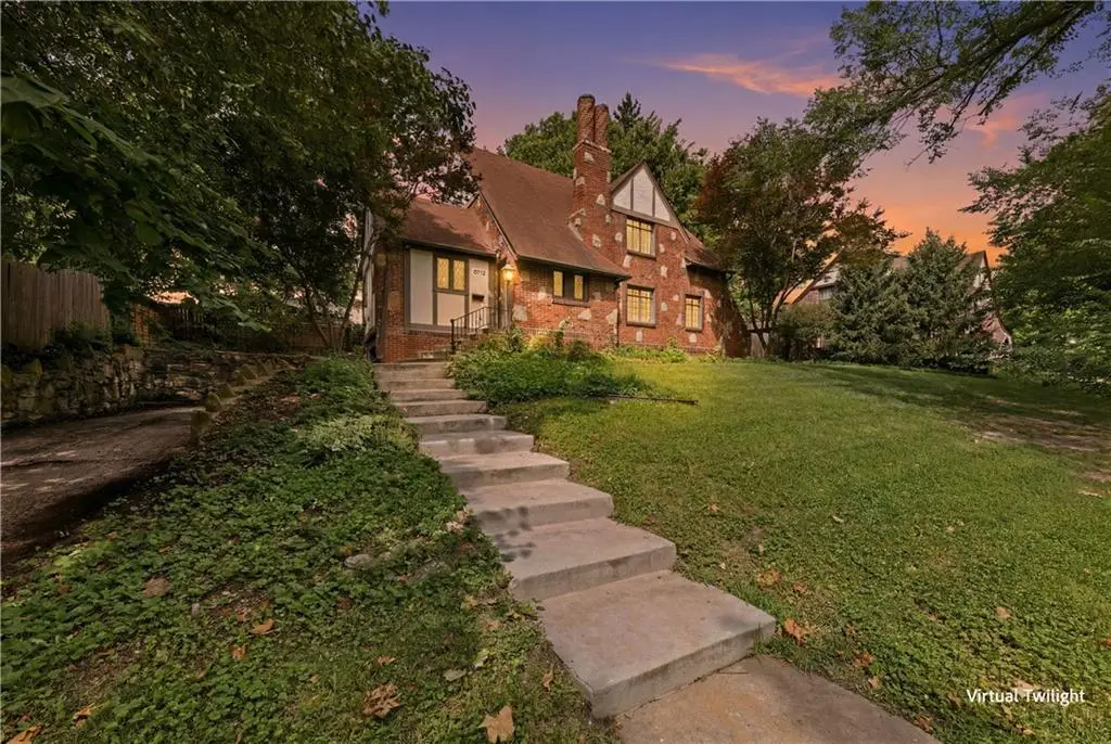 6712 Linden Road, Kansas City, MO 64113 - #1