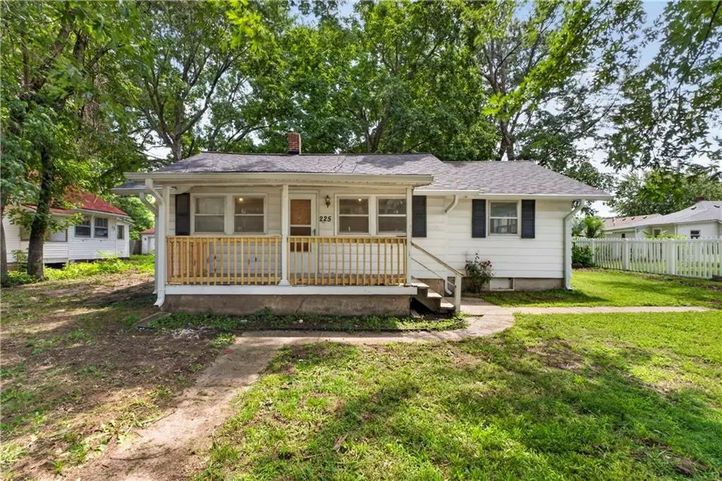 225 S Hardy Avenue, Independence, MO 64053 - #1