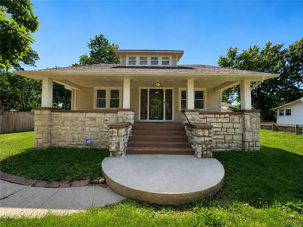 5742 Garnett Street, Shawnee, KS 66203 - #1