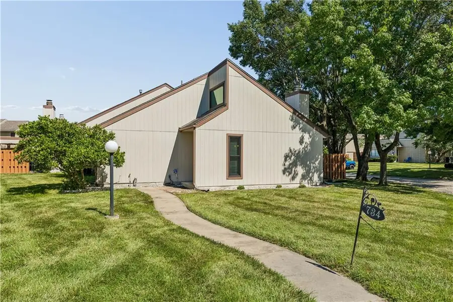 734 E 121st Terrace, Kansas City, MO 64146 - #2