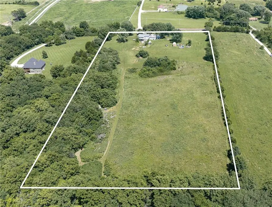 20701 219th Street, Tonganoxie, KS 66086 - #2